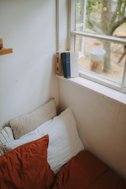 Simple Ways to Create a Cosy Reading Nook in Your Home